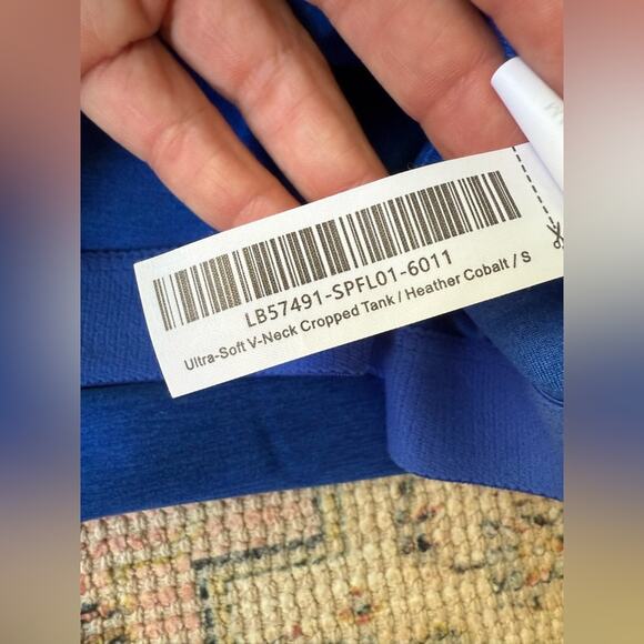 New Quince Lot Cropped Ultra Form Soft Tank Women’s size Small Stretch Navy Blue - Picture 5 of 9